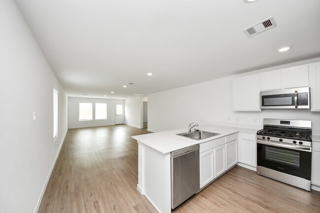 Building Photo - 3037 Pensacola Dr