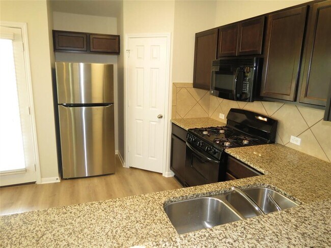 Building Photo - 375 Musgrav