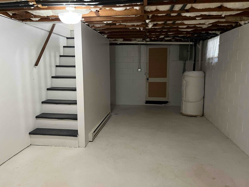 Building Photo - 44 Axley St
