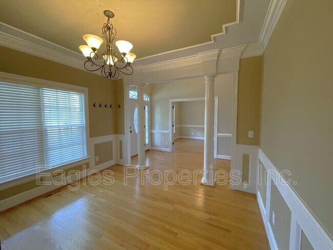 Building Photo - 107 Brighton Dr