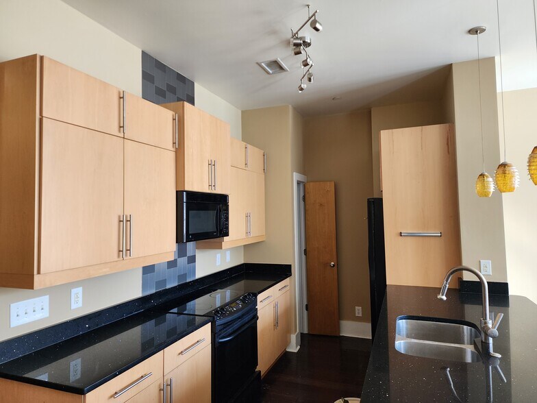 Building Photo - 801 N 4th St