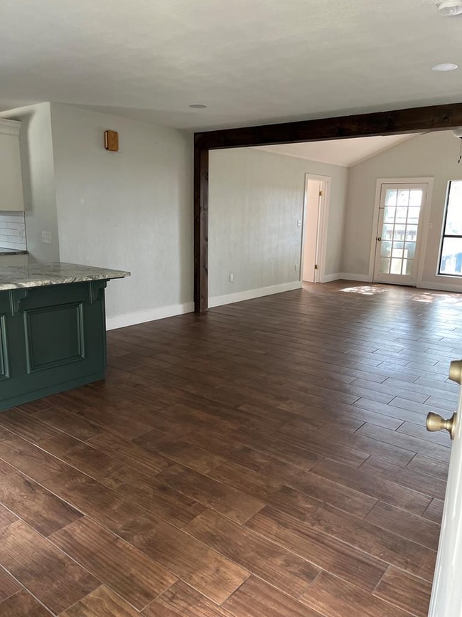 Building Photo - 577 Pleasant View Dr