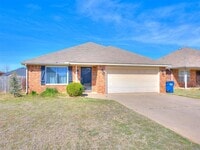 Building Photo - 609 E Linden Ln