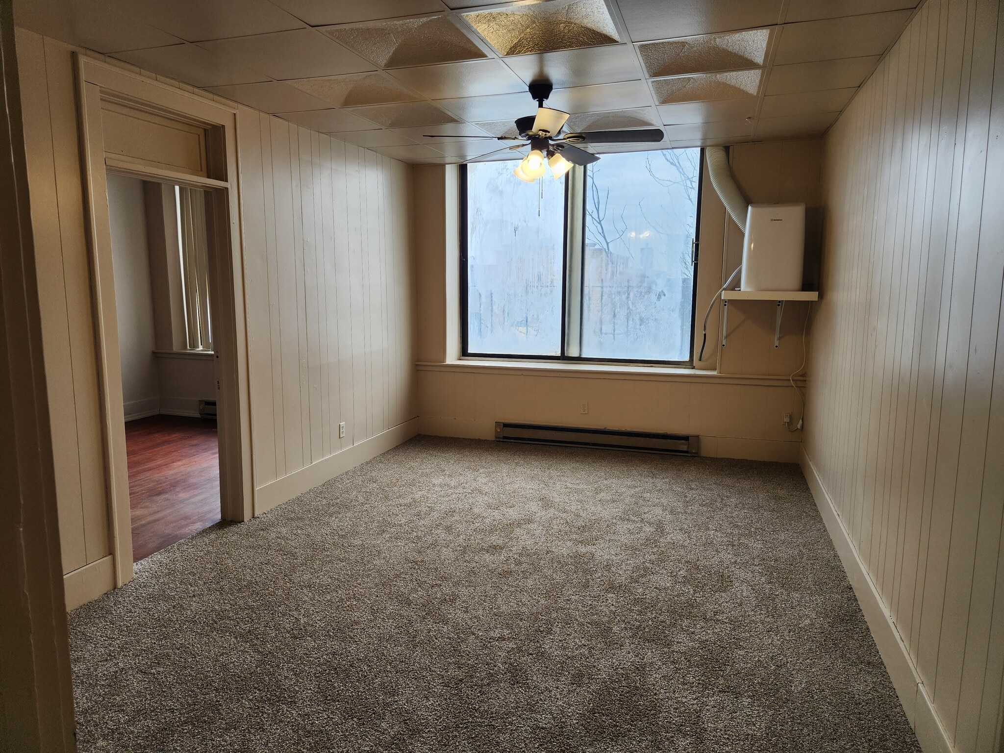 Building Photo - 321 N Main St