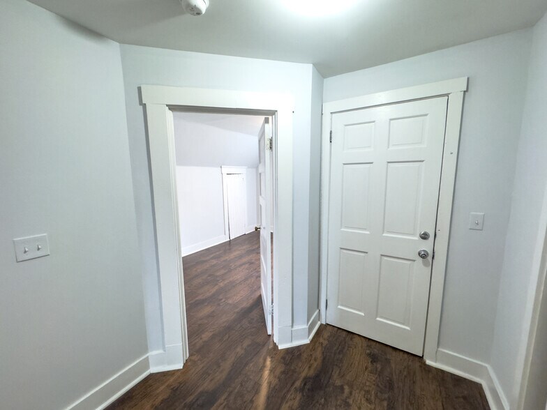 Building Photo - 255 County St