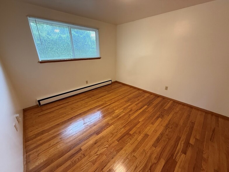 Building Photo - 2410 Brentwood Pky