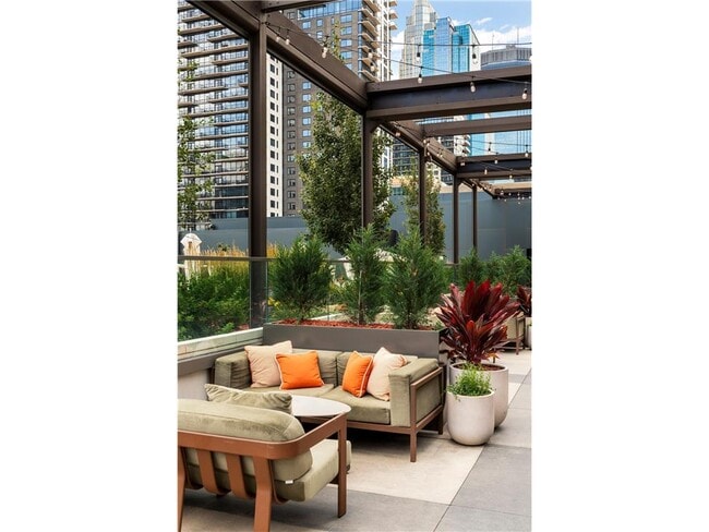 Building Photo - 255 Hennepin Ave