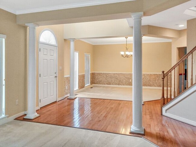 Building Photo - Single Family Home with 2 Car Garage Deck ...