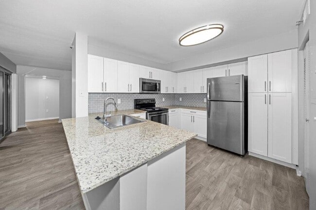 Building Photo - Manatee Bay Apartments