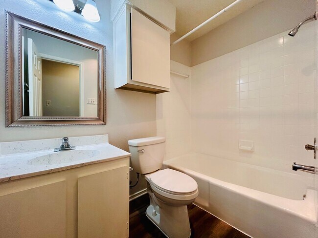 Building Photo - 9315 Kempler Dr