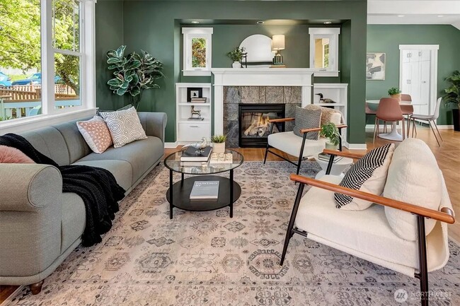 Building Photo - Alaska Junction - 3 bedroom and 2 1/2 bathroom