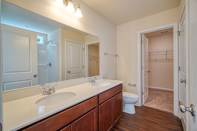 Building Photo - 580 Millsgate Cir
