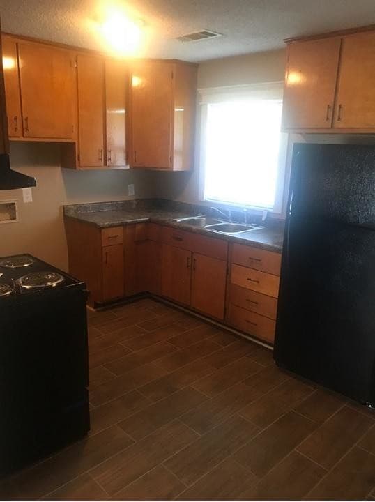 Building Photo - 201 Carolina Ave.