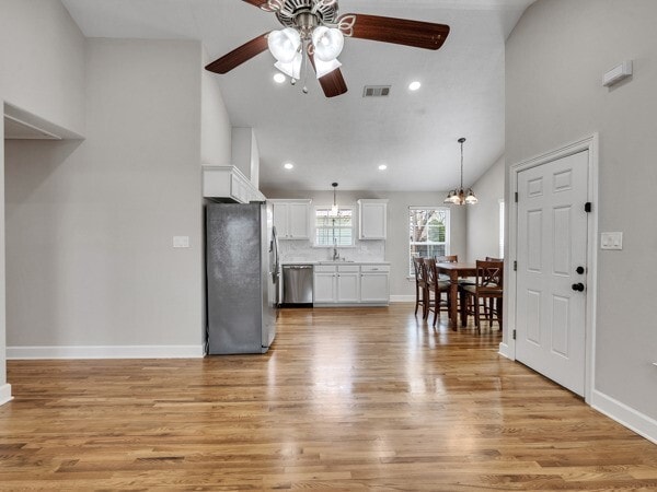 Building Photo - 1105 Panama St