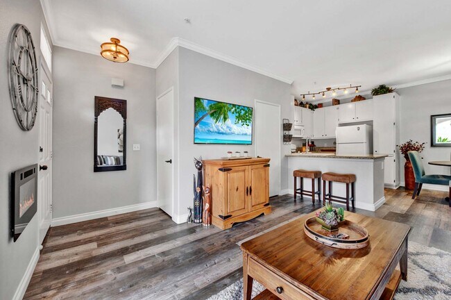 Building Photo - 13133 Le Parc