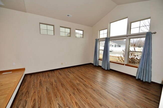 Building Photo - Coeur d'Alene Place Community 3 bed 2.5 ba...