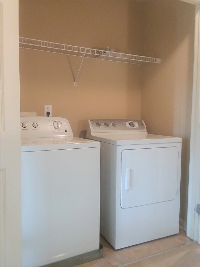 Building Photo - Antioch Townhouse.  Washer & Dryer Provided