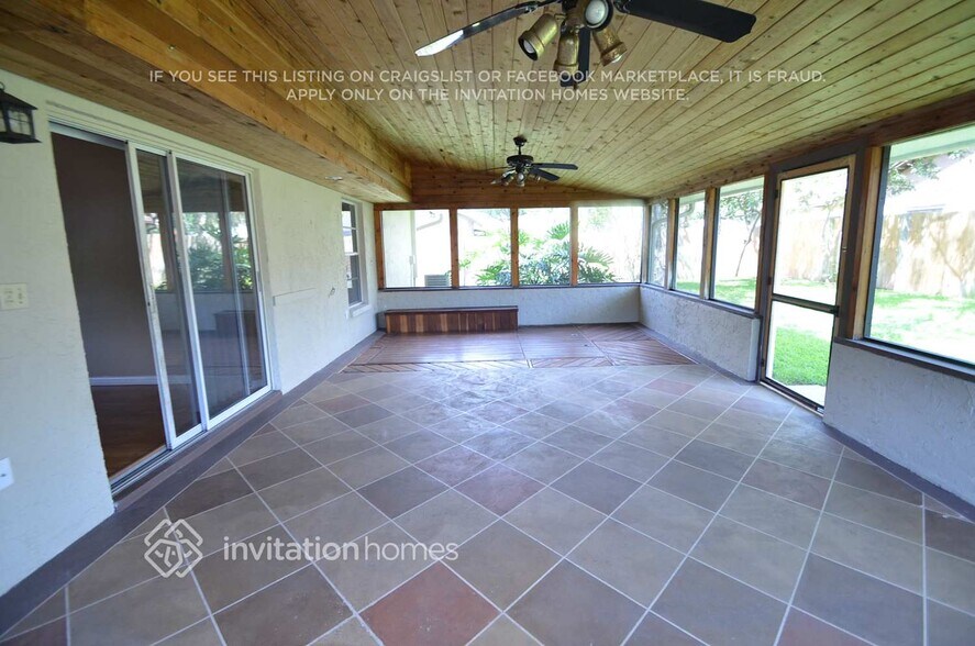 Building Photo - 8803 Hampden Dr
