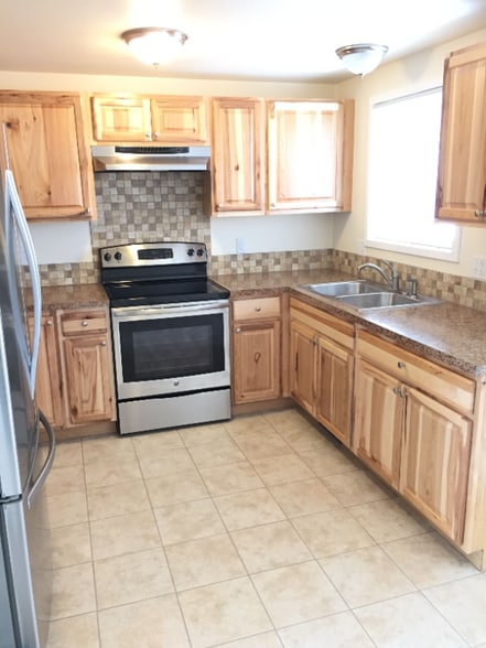 Building Photo - 1015 Roosevelt Ave