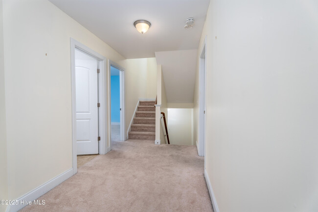 Building Photo - 103 Creek End Ct