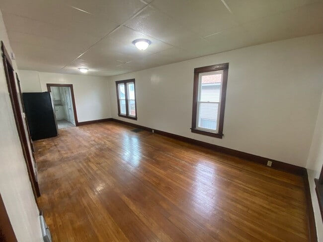 Building Photo - LEASE TO OWN $1,300 MO
