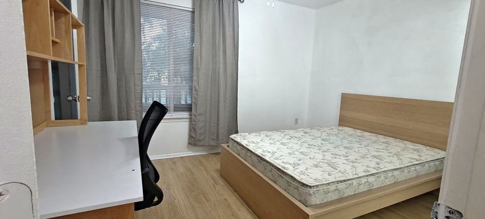 Building Photo - 4000 SW 23rd St