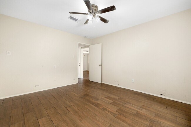 Building Photo - 22723 Braken Carter Ln