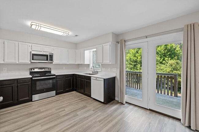 Building Photo - 4362 Hunters Club Dr