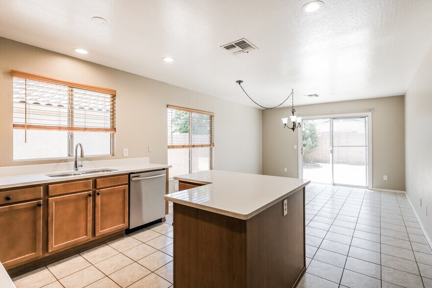 Building Photo - 12649 W Shaw Butte Dr