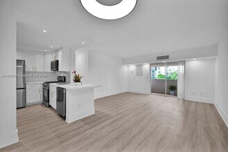 Building Photo - 2201 Brickell Ave