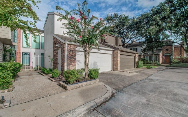 Building Photo - 5867 Sugar Hill Dr