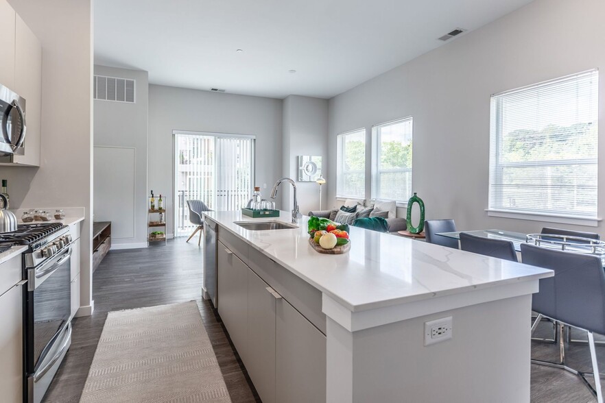 Primary Photo - The Curb