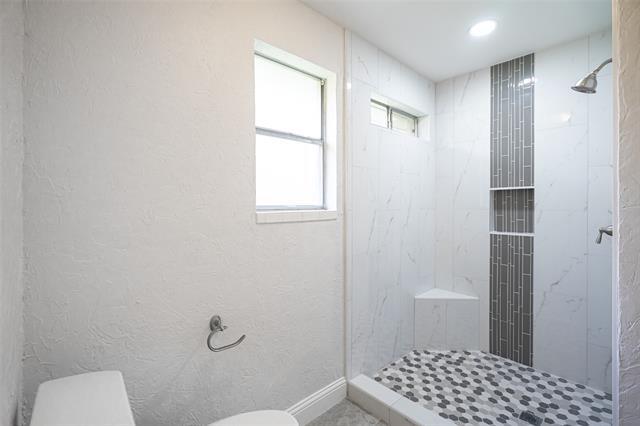 Building Photo - 2813 Glen Forest Ln