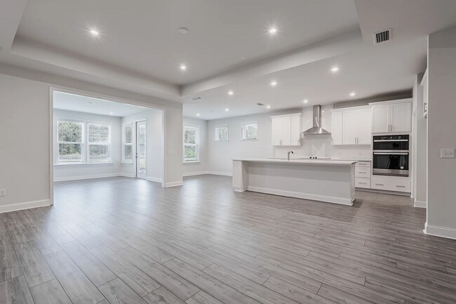 Building Photo - 192 Dendron Dr