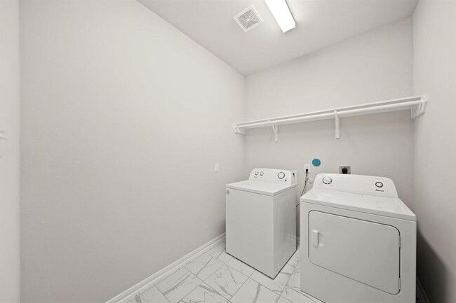 Building Photo - 2643 Westward Hl Dr
