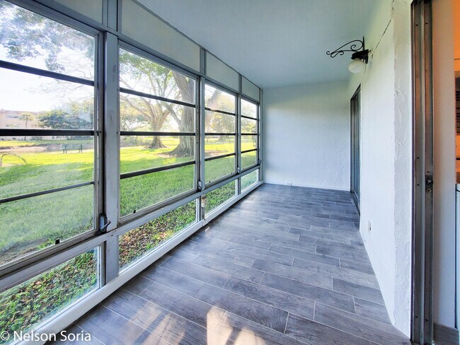 Building Photo - 4 Abbey Ln