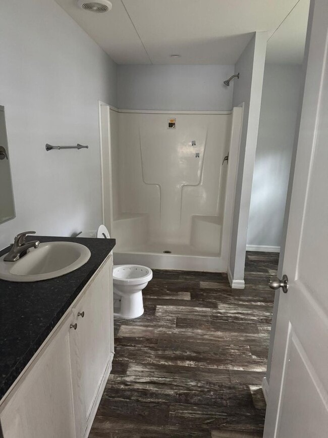 Building Photo - 3/2 Brooksville Available Now ! Apply for FREE This Holiday Season!