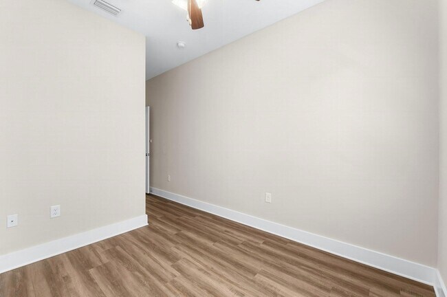 Building Photo - 124 Palm Shadow Wy