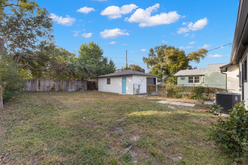 Building Photo - 211 37th St S