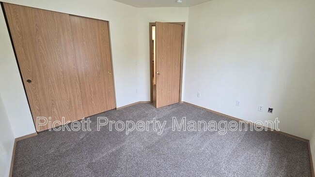 Building Photo - 2122 Tidepool Pl E