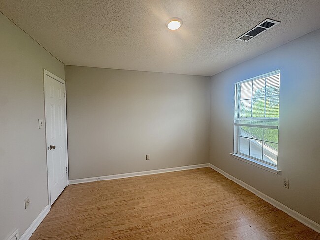 Building Photo - 7745 Shadowland Dr