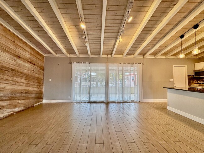 Building Photo - 1712 SW 5th St