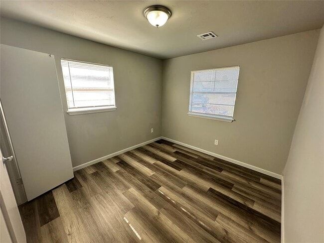 Building Photo - 941 Cooper Ln