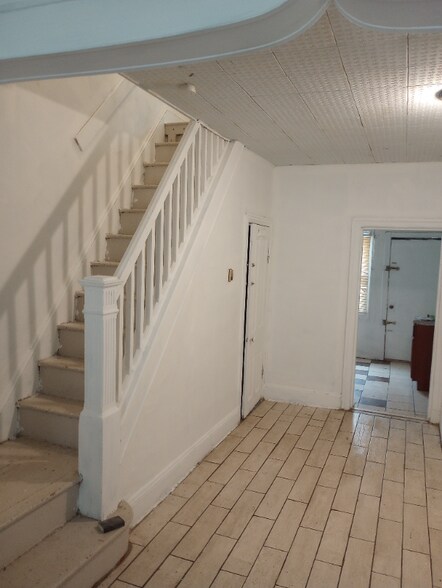 Building Photo - 16xx W Juniata St