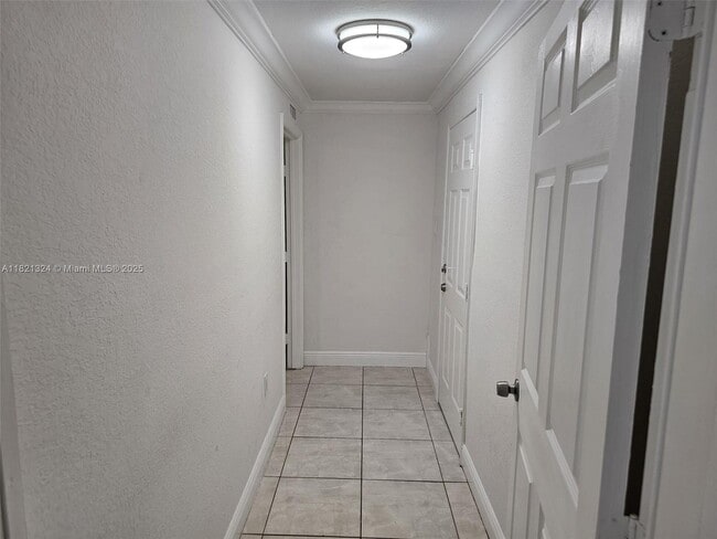Building Photo - 651 SW 66th Ave