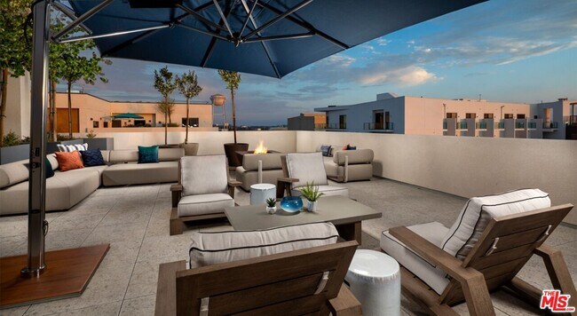 Building Photo - 10375 Washington Blvd