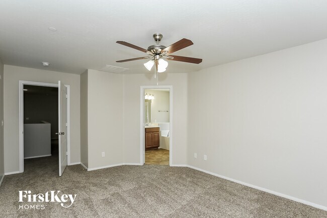 Building Photo - 7600 Scarlet Tapestry Ct