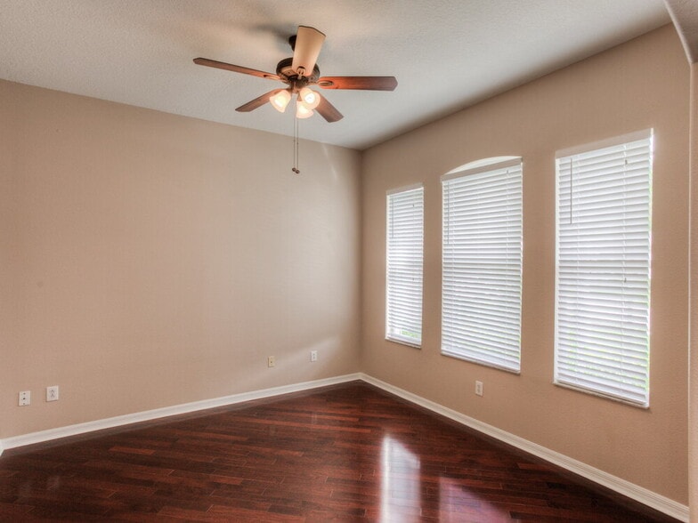 Building Photo - 10508 Canary Isle Dr