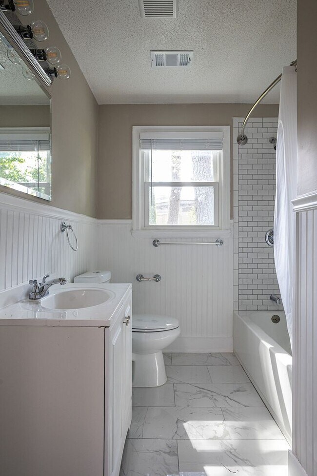Building Photo - Welcome to this beautiful newly renovated ...