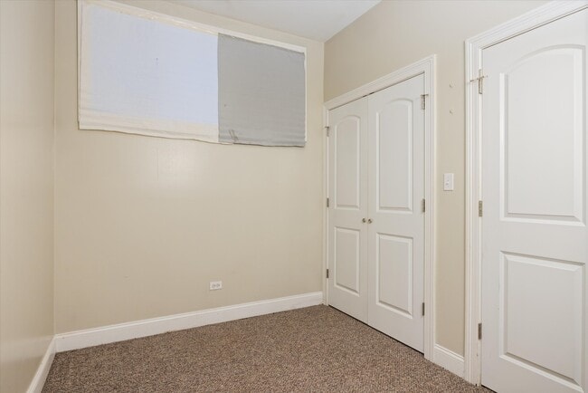 Building Photo - 641 E 50th St